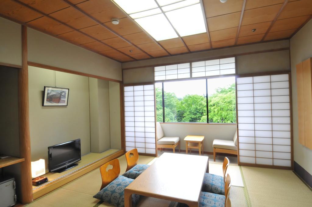 Gosho Nishi Kyoto Heian Hotel Bagian luar foto
